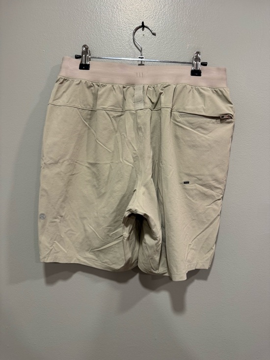 Lululemon License to Train Linerless Short 7" Size Medium - Picture 3 of 7